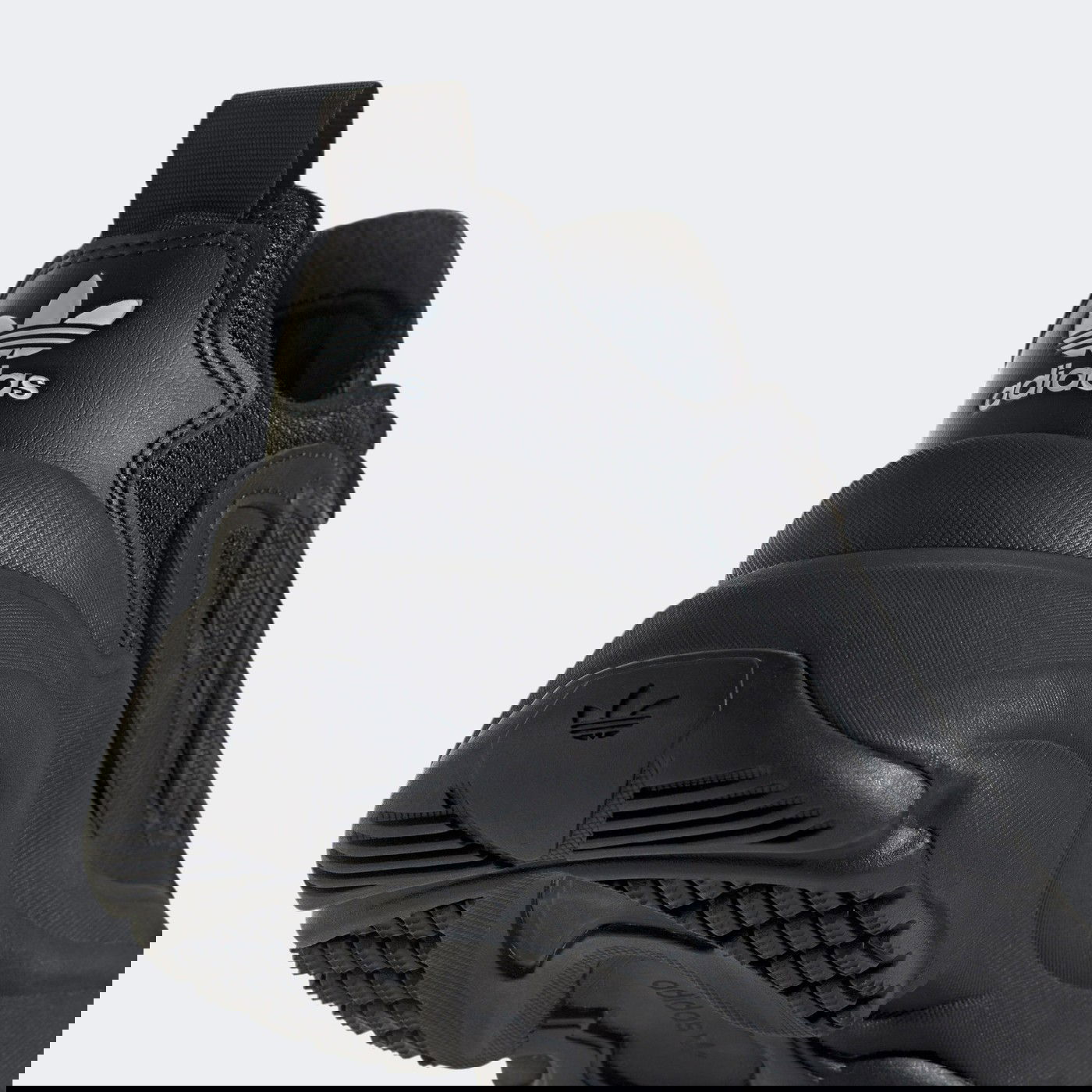 Кросівки жіночі adidas OZGAIA