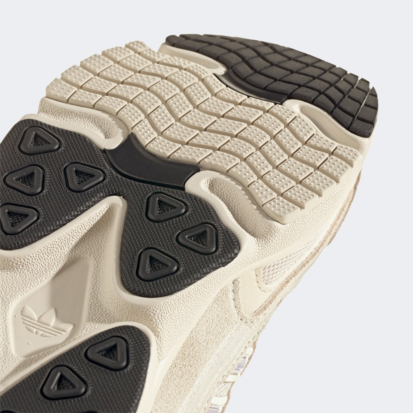 Кросівки жіночі adidas OZMILLEN W