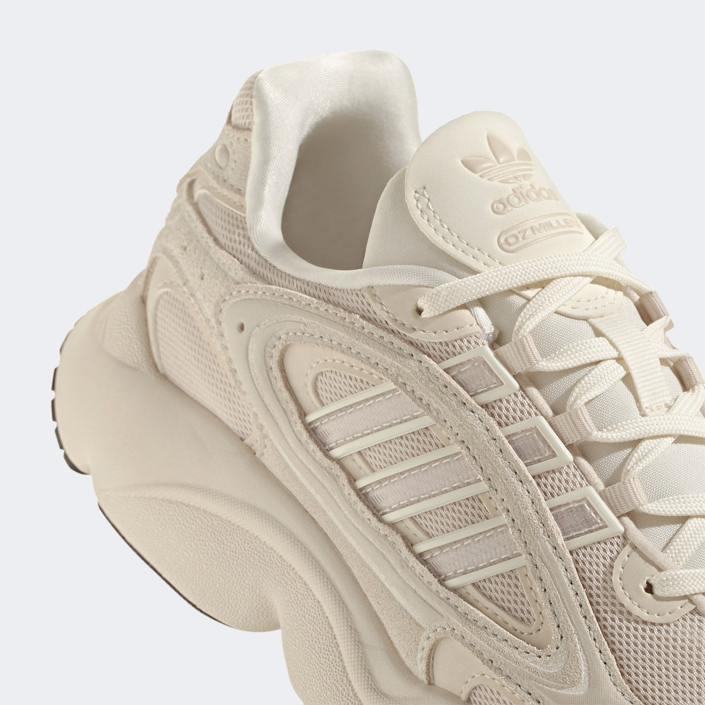 Кросівки жіночі adidas OZMILLEN W