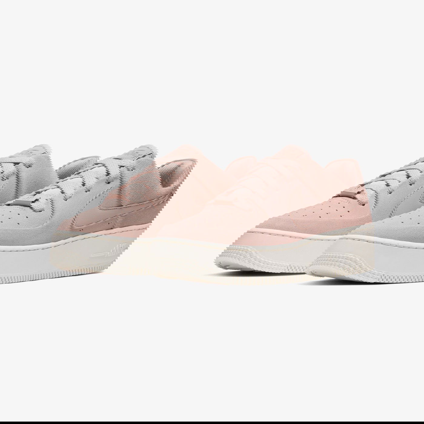 Кросівки жіночі Nike Air Force 1 Sage Low