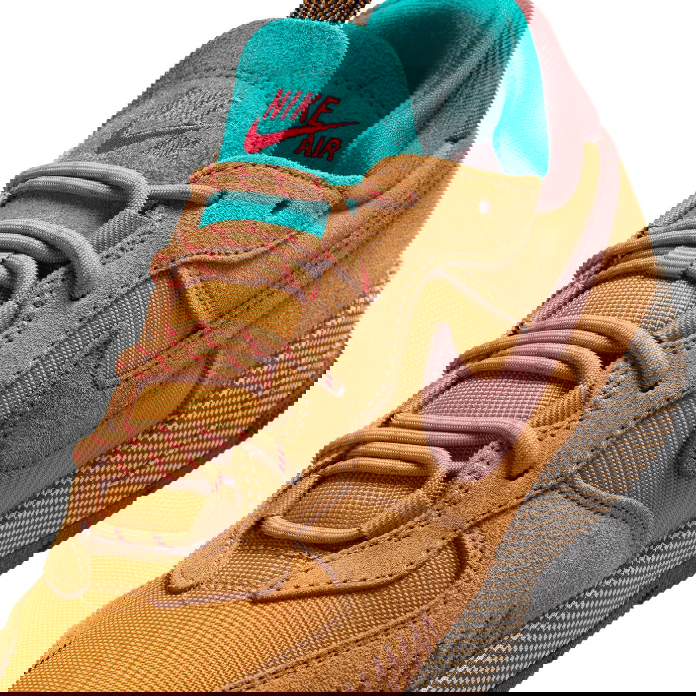 Кросівки жіночі Nike AIR FORCE 1 WILD