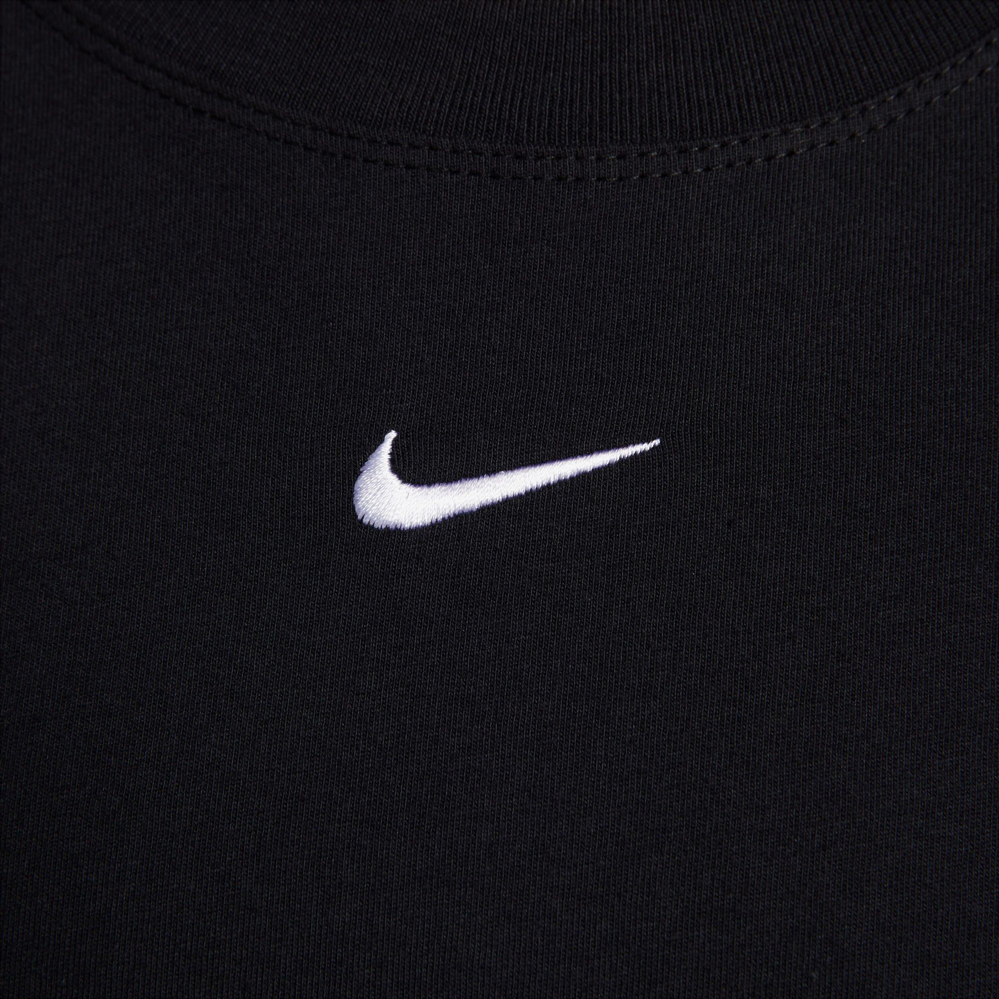 Футболка жіноча Nike SPORTSWEAR ESSENTİAL