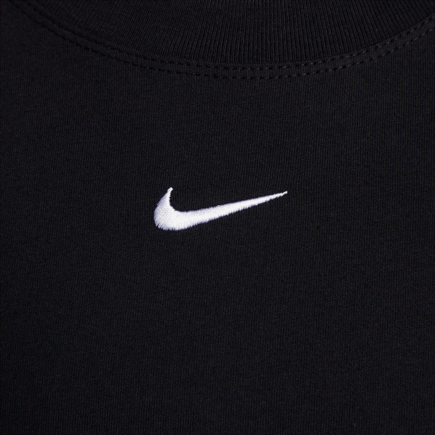 Футболка жіноча Nike SPORTSWEAR ESSENTİAL