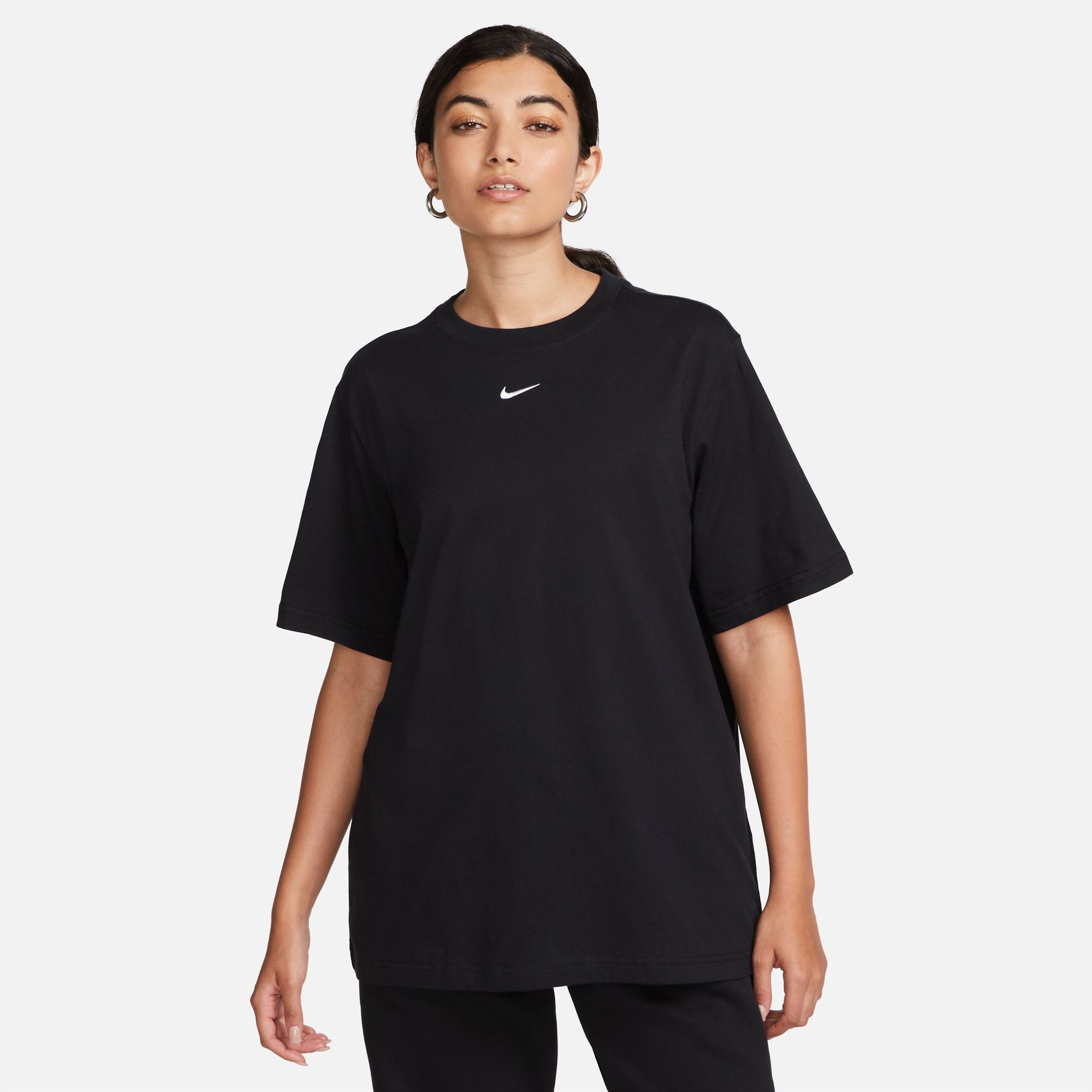 Футболка жіноча Nike SPORTSWEAR ESSENTİAL