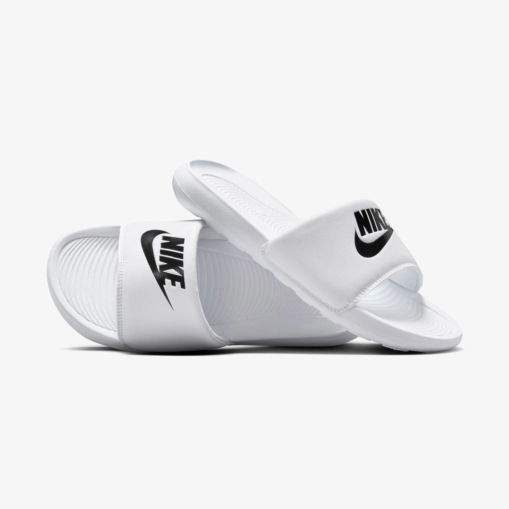 Шльопанці жіночі Nike W VİCTORİ ONE SLİDE