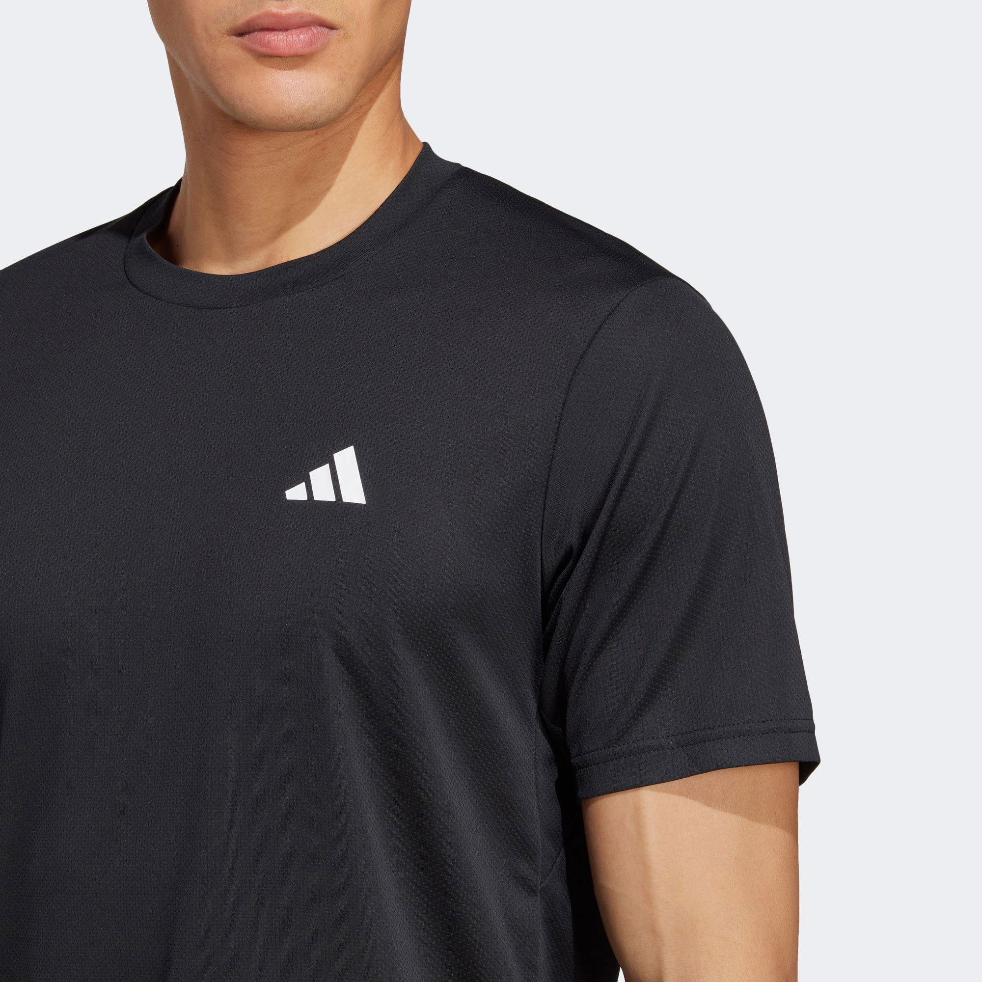 Футболка чоловіча adidas TRAİN ESSENTİALS