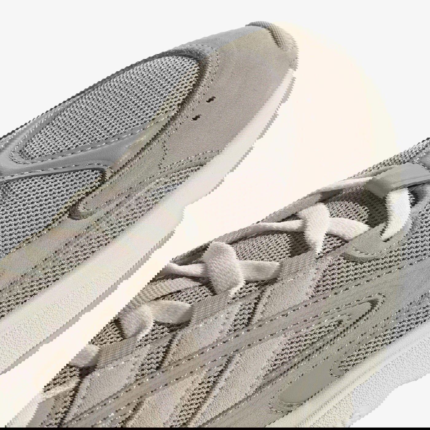 Кросівки чоловічі adidas OZMILLEN